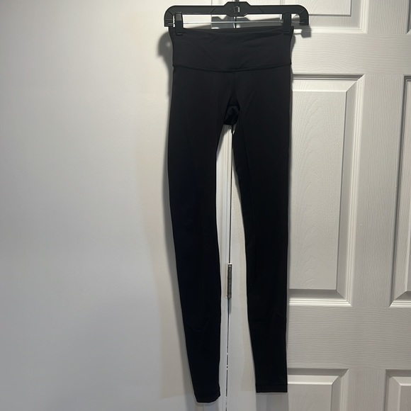 Lululemon Size 2 Black Leggings 28 inch - Picture 4 of 6